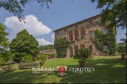 TUSCAN ESTATE WITH MANOR VILLA, 10 HA OF LAND, VINEYARDS,OLIVE GROVE FOR SALE IN ITALY, T