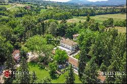 SMALL HAMLET FOR SALE IN UMBRIA MONTONE