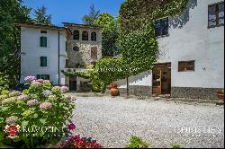 SMALL HAMLET FOR SALE IN UMBRIA MONTONE