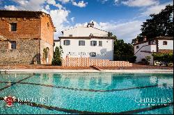 Tuscany - AREZZO: MANOR VILLA FOR SALE WITH PARK AND POOL