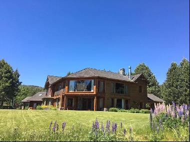 Unique Family House in Chapelco Golf , Patagonia
