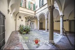 Florence - BOUTIQUE HOTEL IN RENAISSANCE PALAZZO FOR SALE NEAR SAN LORENZO