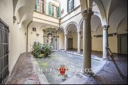 RENAISSANCE PALAZZO WITH BOUTIQUE HOTEL FOR SALE IN FLORENCE