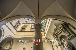 RENAISSANCE PALAZZO WITH BOUTIQUE HOTEL FOR SALE IN FLORENCE