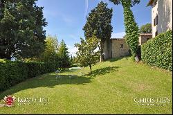 RESTORED MEDIEVAL HAMLET FOR SALE IN TUSCANY, AREZZO