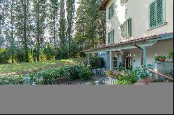 LUXURY VILLA FOR SALE FLORENCE. RENTAL BUSINESS CLOSE THE MALL OUTLET