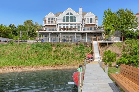 Stylish Bayfront with Dock & Pool