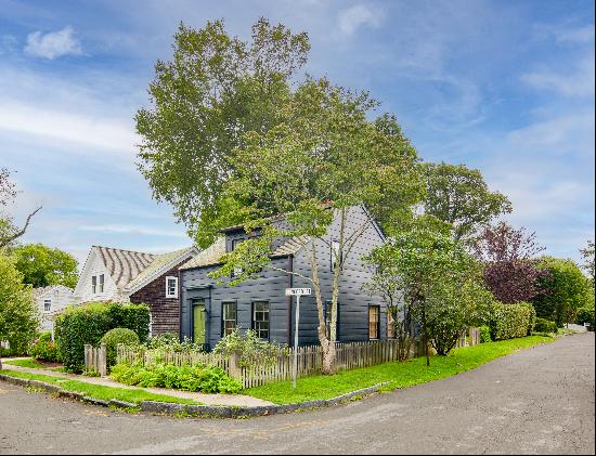 Chic Sag Harbor Village Cottage