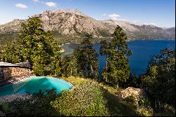 Impressive house overlooking Lago Gutiérrez