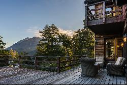 Impressive house overlooking Lago Gutiérrez