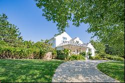 Rental with Pool and Tennis in Bridgehampton 