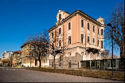 Neo-baroque apartment inside a villa in the center of Turin