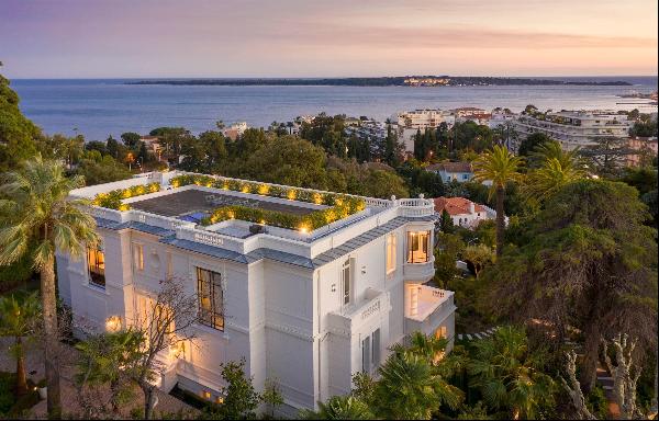 Villa "La Favorite": Majestic Belle-Époque Residence with Breathtaking Sea Views