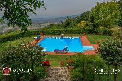 Tuscany - TUSCANY: LUXURY VILLA WITH PANORAMIC VIEW AND TENNIS COURT FOR SALE