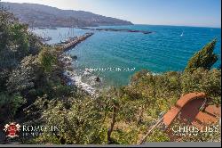 VILLA WITH PRIVATE ACCESS TO THE SEA FOR SALE ARGENTARIO, PIED DANS L'EAU