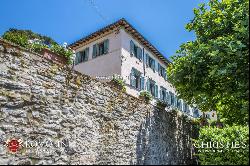 PRESTIGIOUS 17TH CENTURY VILLA WITH 12 HA OF LAND FOR SALE, LUCCA, TUSCANY