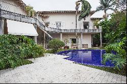 Luxurious mansion at Cidade Jardim