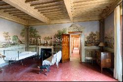 Elegant Piano Nobile in Cortona with panoramic terrace