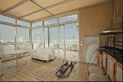Triplex Penthouse with a Panoramic View