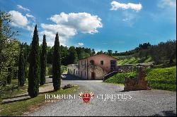 BEAUTIFUL WINE RESORT FOR SALE IN TUSCANY, SIENA, STATE OF THE ART WINERY, 25 HECTARES OF