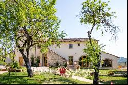 BEAUTIFUL WINE RESORT FOR SALE IN TUSCANY, SIENA, STATE OF THE ART WINERY, 25 HECTARES OF