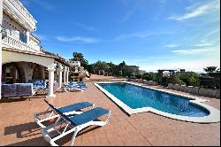 Beautiful villa with stunning views in an exclusive residential area