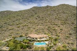 Entertainers dream home in Cave Creek