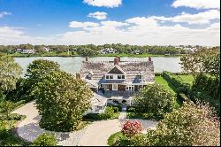 Superior Southampton Lakefront House