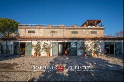 CHIANTI CLASSICO DOCG: PRESTIGIOUS WINE ESTATE FOR SALE