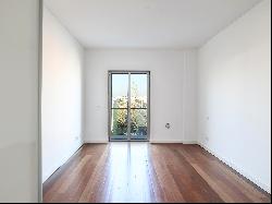 Flat, 4 bedrooms, for Sale