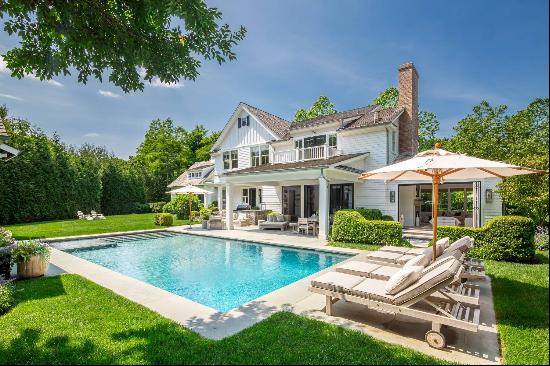 LUXURIOUS VILLAGE OASIS IN EAST HAMPTON