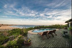 Oceantfront Villa in Tunquen