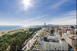 Singular penthouse with stunning panoramic sea views