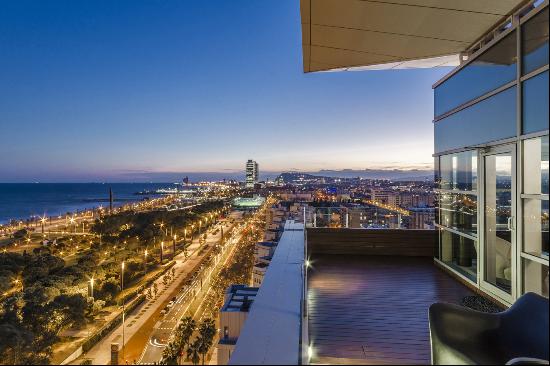 Singular penthouse with stunning panoramic sea views