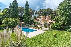Provençal residence nestled in the heart of a private estate - Antibes