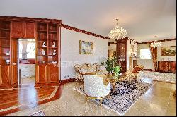 Elegant villa in Montagnola for sale with Lugano Lake view