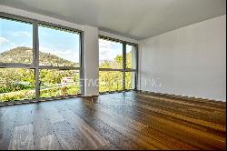 3-bedroom apartments for sale in prime position directly by the lake of Lugano