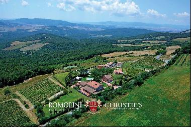 Tuscany - SAN GIMIGNANO, TUSCANY: 73.3 HECTARE ESTATE, RESORT FOR SALE
