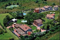 SAN GIMIGNANO, TUSCANY: 73.3 HECTARE ESTATE, RESORT FOR SALE