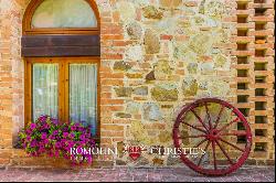 SAN GIMIGNANO, TUSCANY: 73.3 HECTARE ESTATE, RESORT FOR SALE