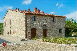 ESTATE WITH TWO HAMLETS FOR SALE NEAR AREZZO, TUSCANY