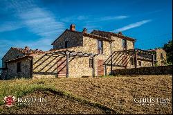 ESTATE WITH TWO HAMLETS FOR SALE NEAR AREZZO, TUSCANY