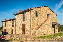 ESTATE WITH TWO HAMLETS FOR SALE NEAR AREZZO, TUSCANY