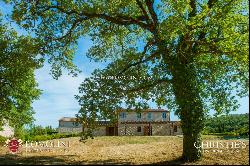 ESTATE WITH TWO HAMLETS FOR SALE NEAR AREZZO, TUSCANY