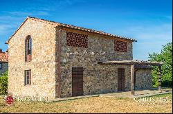 ESTATE WITH TWO HAMLETS FOR SALE NEAR AREZZO, TUSCANY