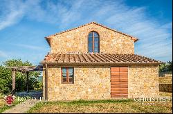 ESTATE WITH TWO HAMLETS FOR SALE NEAR AREZZO, TUSCANY