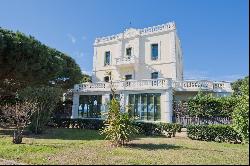 Near Perpignan: Extraordinary property...