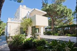 Near Perpignan: Extraordinary property...