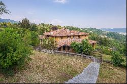 Elegant villa in the hills of Cenate