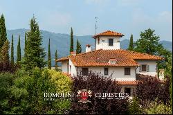 40.6-HA ESTATE WITH HISTORIC VILLA FOR SALE TUSCANY Romolini - Christie's